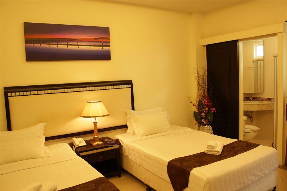 Hotel Yes O'Tel Pattaya By Benya Exterior foto