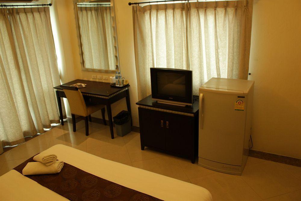 Hotel Yes O'Tel Pattaya By Benya Exterior foto