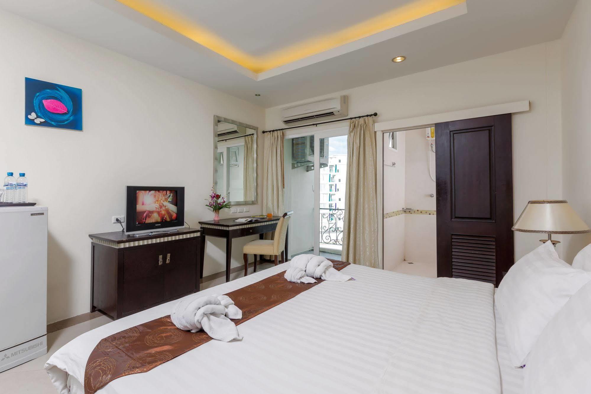 Hotel Yes O'Tel Pattaya By Benya Exterior foto