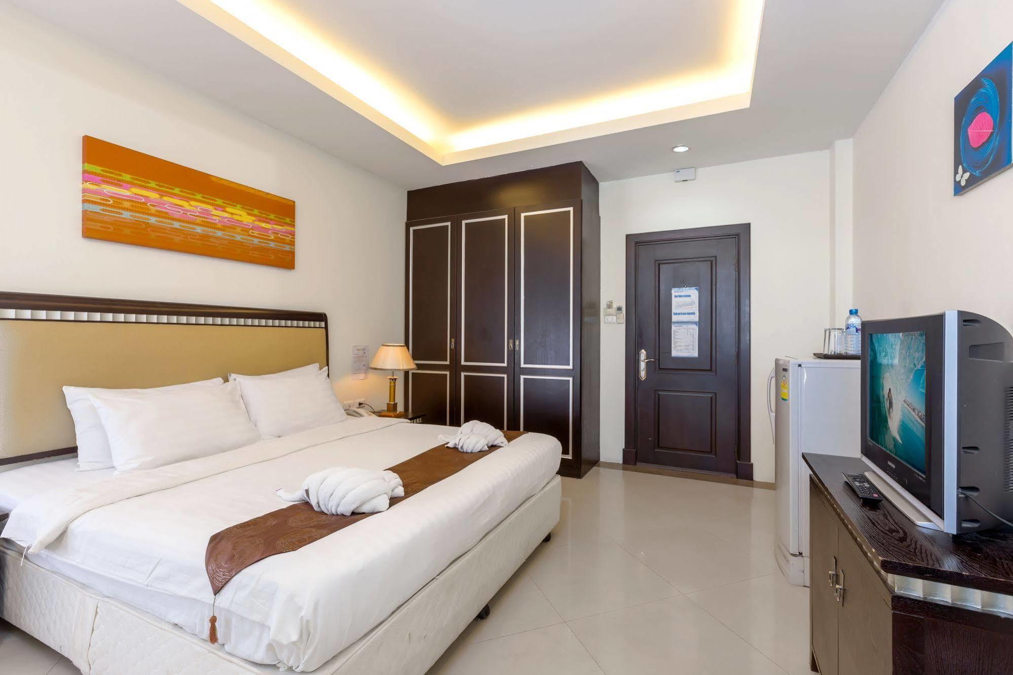 Hotel Yes O'Tel Pattaya By Benya Exterior foto