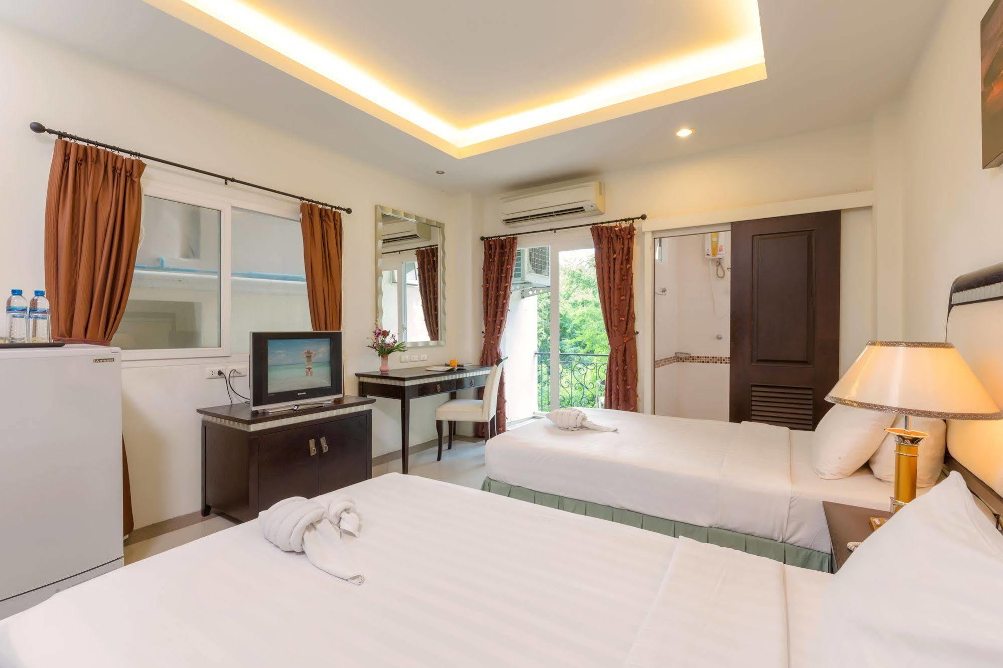Hotel Yes O'Tel Pattaya By Benya Exterior foto
